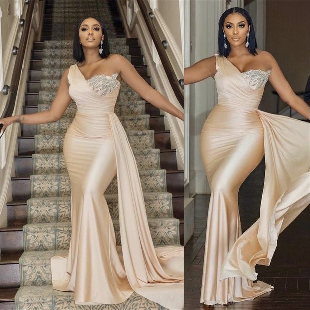 Champagne Dresses One Shoulder Mermaid Sleeveless Crystal Lace Appliques Silk Satin Long Wedding Guest Bridesmaid Gowns Plus Size