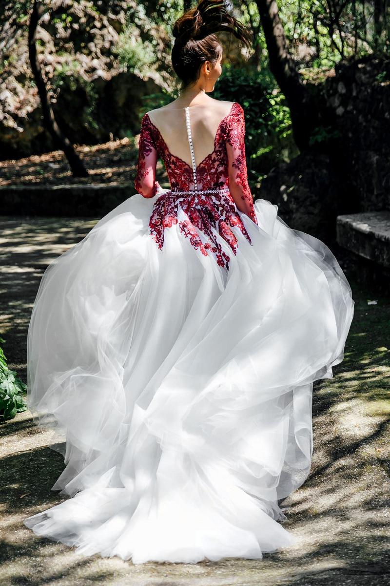 Gothic Ivory And Burgundy A Line Wedding Dresses Long Sleeves Country Bridal Gowns Lace Applique Beaded Sequin Tulle Bride Formal Wear Sheer Back Butt
