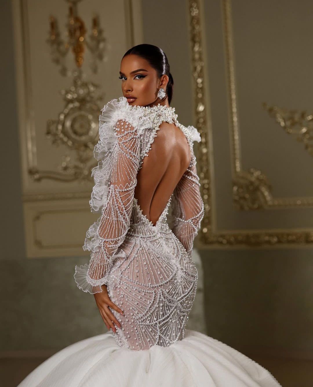 Mermaid Wedding Dresses Long Sleeves V Neck Halter 3D Lace Appliques Sequins Beaded Sexy Folds Trumpet Train or Length Plus Size Bridal Gowns abiti da