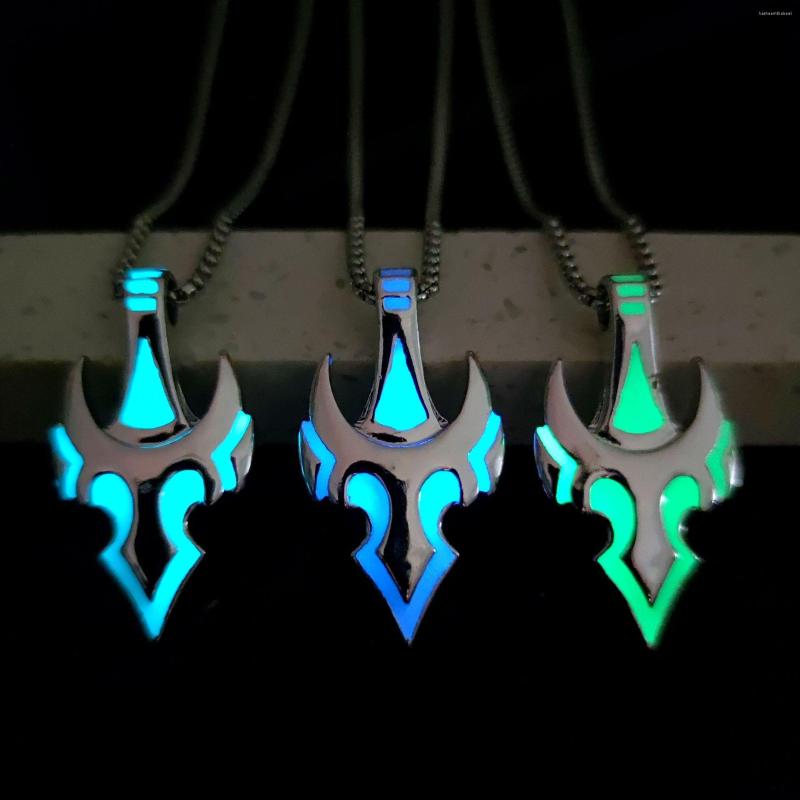 Pendant Necklaces Glowing Dagger Stainless Steel Chain Gothic Flame Cross Necklace Men Hip Hop Statement Jewelry Halloween Birthday Gift
Pendant Necklaces Glowing Dagger Stainless Steel Chain Gothic Flame Cross Necklace Men Hip Hop Statement Jewelry Halloween Birthday Gift