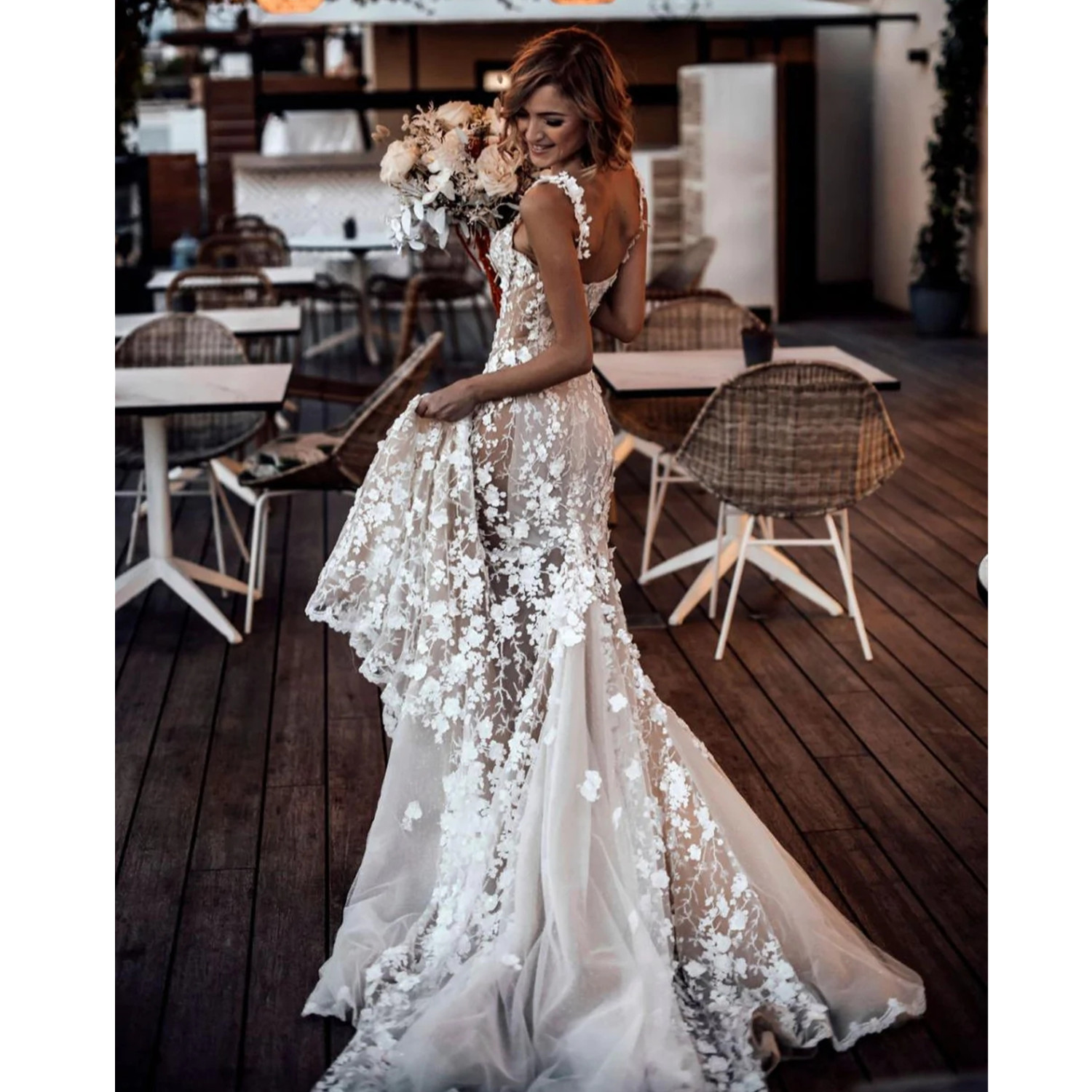 Floral Rustic Wedding Dress with Pockets Deep V-Neck Custom Made Plus Size Appliqued Long Tulle Romantic Bridal Gown Custom Made