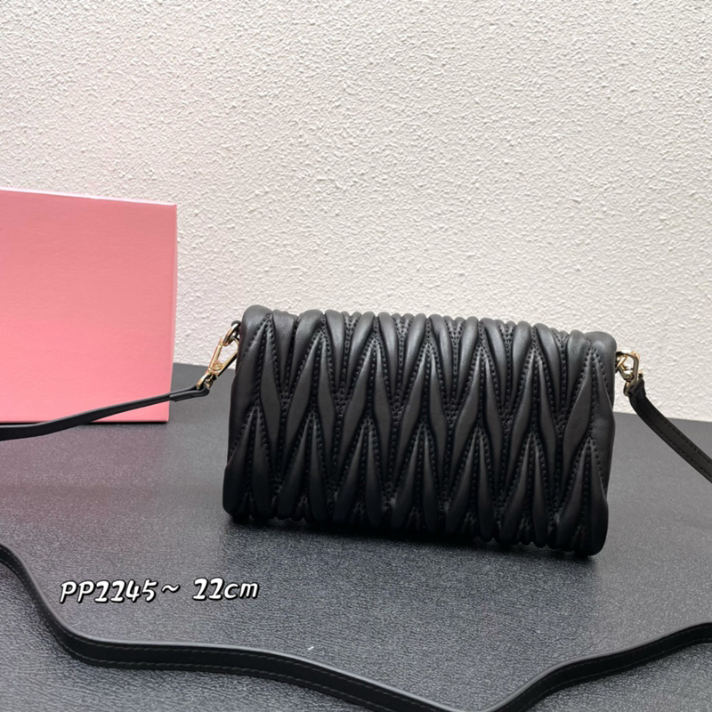 Designer bags miu mu totes crossbody Fashion designer mius nappa leather embroidery lambskin Women shoulder hand Vintage new 2022 3CGO 0QD4, #2 size:22x14x4cm
Designer bags miu mu totes crossbody Fashion designer mius nappa leather embroidery lambskin Women shoulder hand Vintage new 2022 3CGO 0QD4, #2 size:22x14x4cm