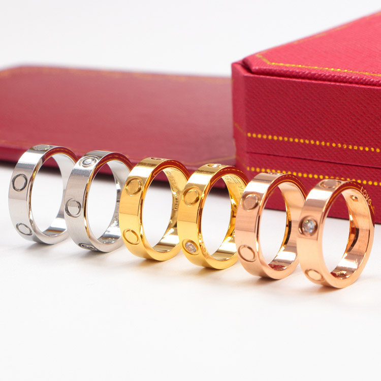 2023 Luxury Extravagant Simple Love Ring Gold Silver Rose Colors Stainless Steel Couple Rings Fashion Women Designer Jewelry Lady Party Gifts Large size 5-12
2023 Luxury Extravagant Simple Love Ring Gold Silver Rose Colors Stainless Steel Couple Rings Fashion Women Designer Jewelry Lady Party Gifts Large size 5-12