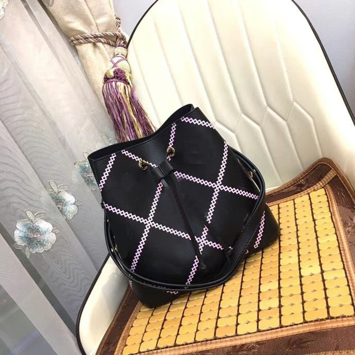 Classic Women Designer Bag Shoulder Bag Large Capacity Evening Handbag Luxury Crossbody Purse Multi Pochette Leather Purses Bucket bags, Brown
Classic Women Designer Bag Shoulder Bag Large Capacity Evening Handbag Luxury Crossbody Purse Multi Pochette Leather Purses Bucket bags, Brown