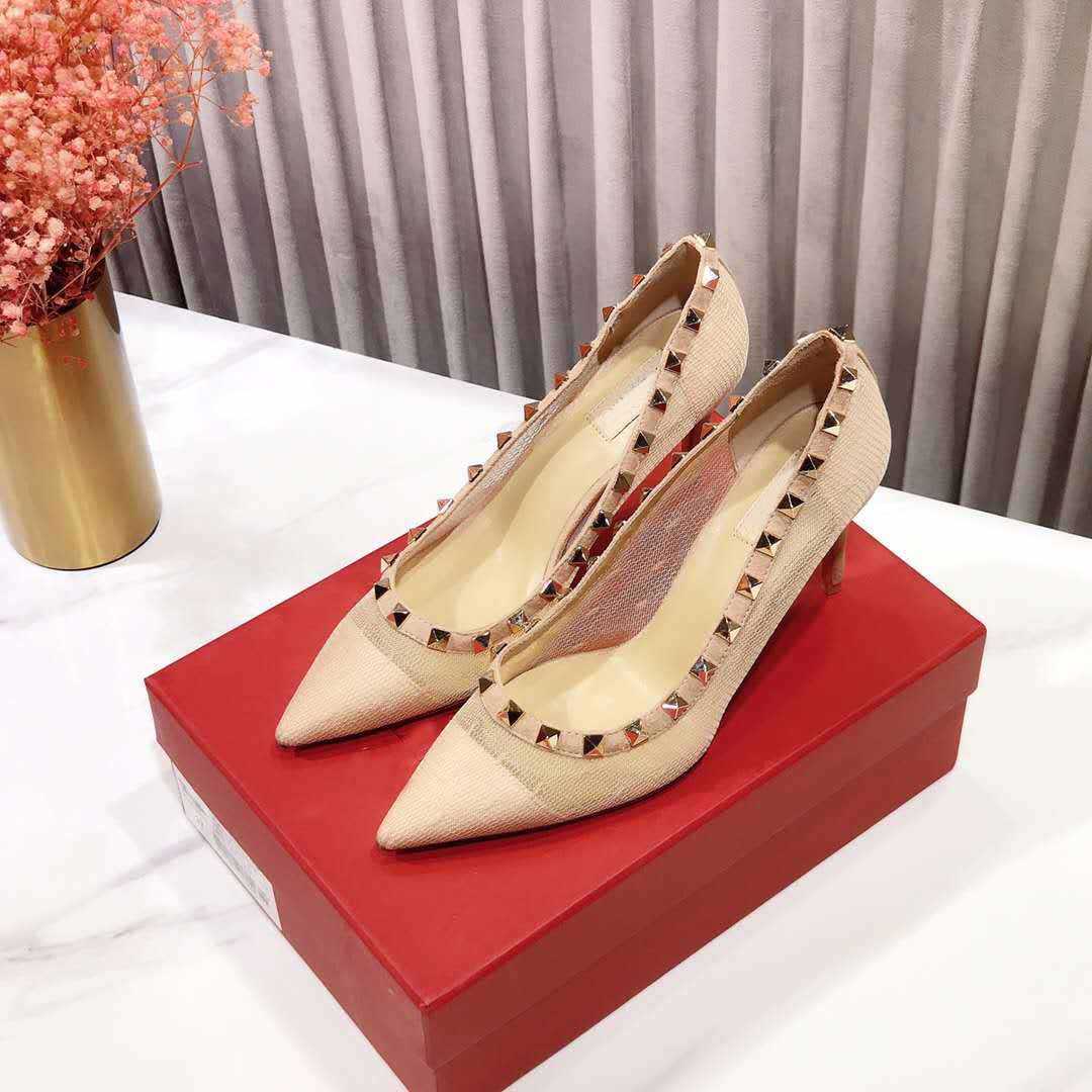 2023 Ladies Designer High Heels Black Lace Sexy Pointed Toe Shoes Party Fashion Rivets Girls Stiletto Heels Size 35 to 40 with Box
2023 Ladies Designer High Heels Black Lace Sexy Pointed Toe Shoes Party Fashion Rivets Girls Stiletto Heels Size 35 to 40 with Box