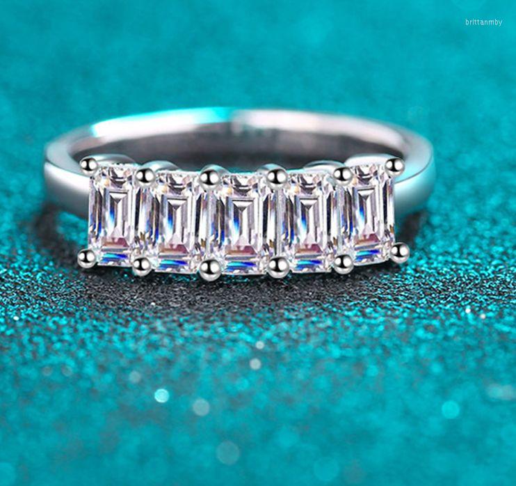 Cluster Rings 2.5CT Emerald Cut Moissanite Ring For Women 3 5mm 5 Stones Wedding Sparkling Lab Diamond Band White Gold S925 Silver GRA
Cluster Rings 2.5CT Emerald Cut Moissanite Ring For Women 3 5mm 5 Stones Wedding Sparkling Lab Diamond Band White Gold S925 Silver GRA