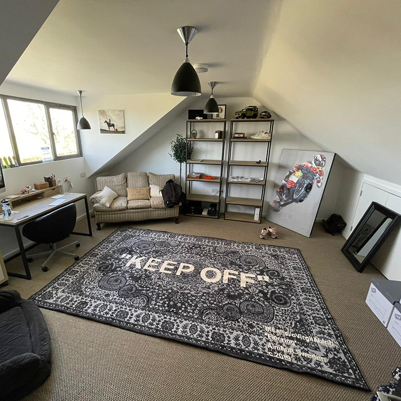 Luxury Fashion Brand Carpet Home Decoration Art Carpet Cashmere Large Sports insole Bedroom Game Room Fashion Floor Mat keep off, Black
Luxury Fashion Brand Carpet Home Decoration Art Carpet Cashmere Large Sports insole Bedroom Game Room Fashion Floor Mat keep off, Black