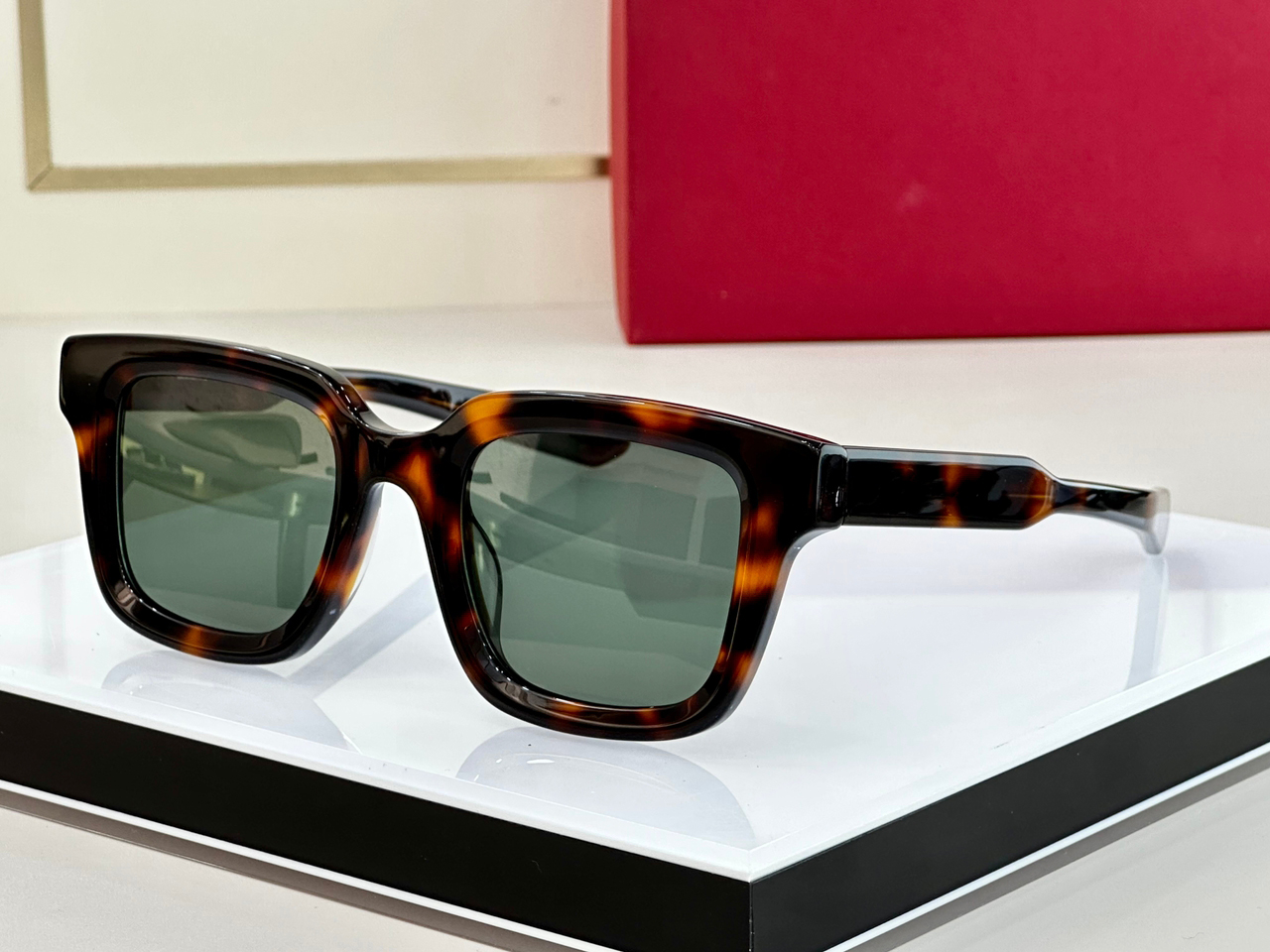Sunglasses For Men Women Summer 1064 Style Anti-Ultraviolet Retro Plate Square Frame Glasses Random Box 1064S
Sunglasses For Men Women Summer 1064 Style Anti-Ultraviolet Retro Plate Square Frame Glasses Random Box 1064S
