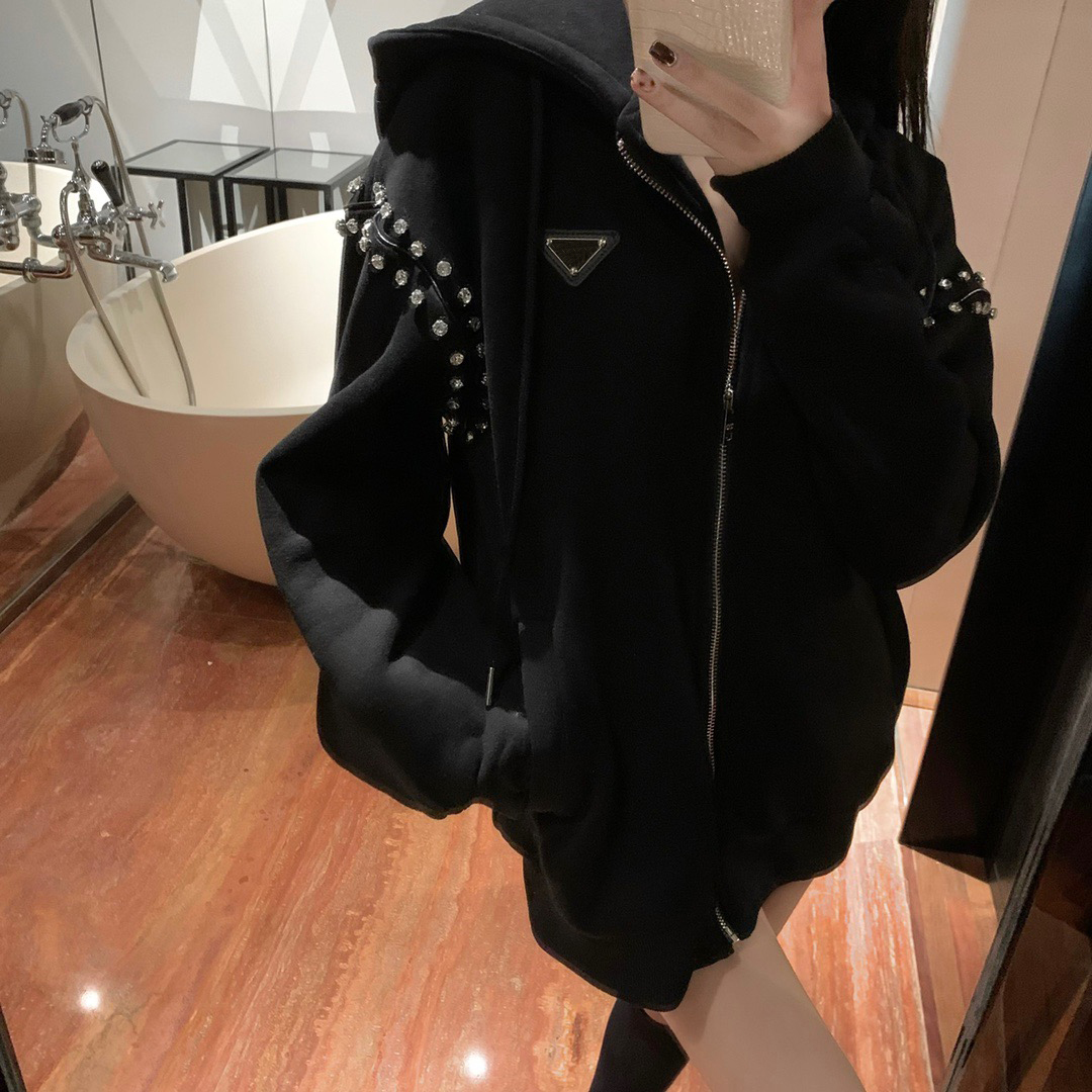 Luxury Women's Jackets designer men hoodies spring plush thickened hand nail coat fashion hooded sweater zipper top, Gray
Luxury Women's Jackets designer men hoodies spring plush thickened hand nail coat fashion hooded sweater zipper top, Gray