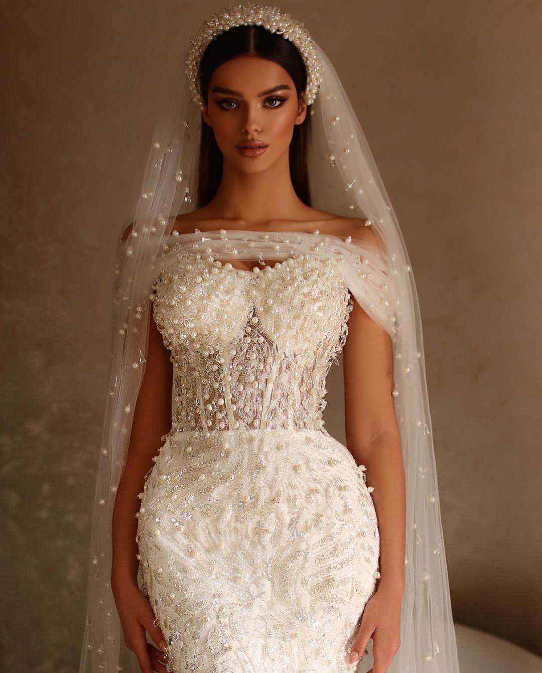 Modern Mermaid Wedding Sleeveless V Neck Beaded Pearls Sequins Appliques Formal Dresses Lace Detachable Train Bridal Gowns Plus Size Vestido de novia