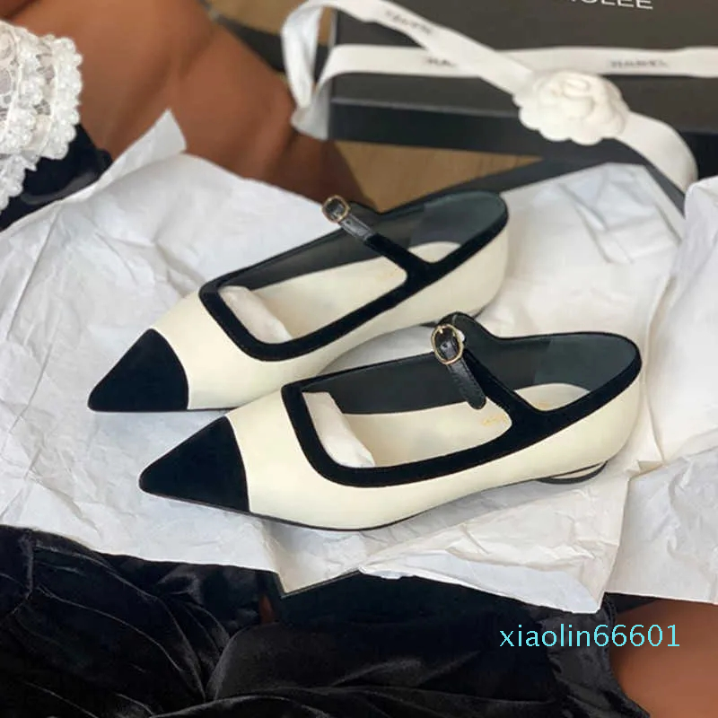 Dress Shoes Small Fragrant Pointed Single Shoes Women's Autumn and Winter Color Contrast Light Mouth Versatile Flat Shoes with Mary Jane, Black
Dress Shoes Small Fragrant Pointed Single Shoes Women's Autumn and Winter Color Contrast Light Mouth Versatile Flat Shoes with Mary Jane, Black