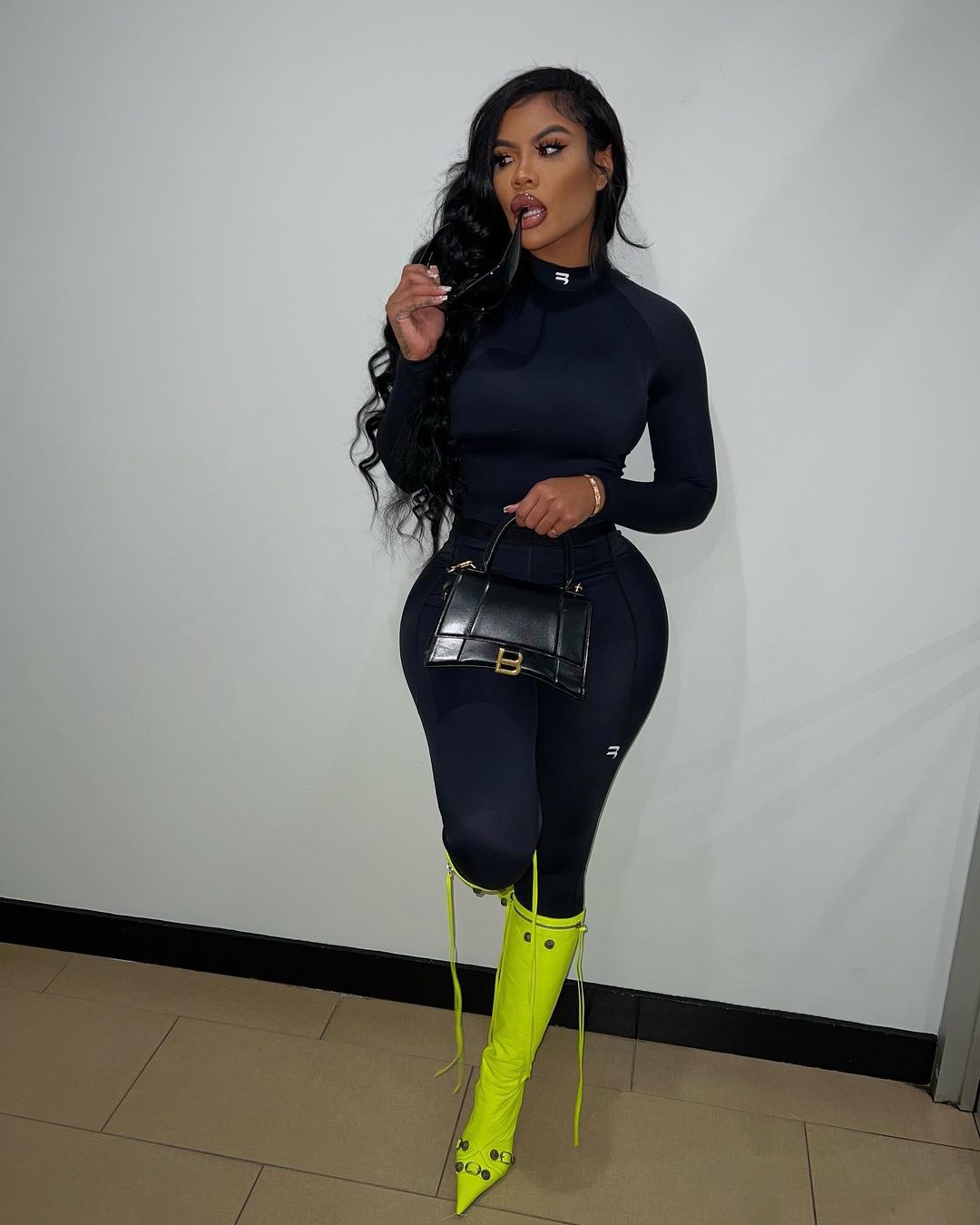 Fall Black 2 Two Piece Pants Outfits Women Long Sleeve Top Skinny Leggings Matching Sets Workout Stretchy Outfits Streetwear
Fall Black 2 Two Piece Pants Outfits Women Long Sleeve Top Skinny Leggings Matching Sets Workout Stretchy Outfits Streetwear