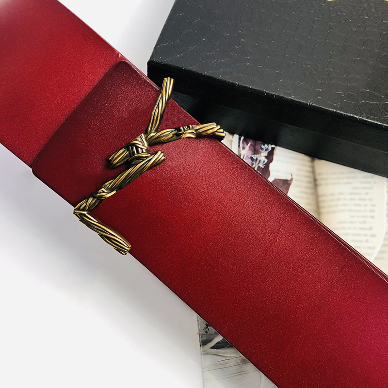 Luxurys Designers Belts for Women monogrammed buckle belt metal circle fashion leather large size 7cm various styles very nice, Width 7 cm
Luxurys Designers Belts for Women monogrammed buckle belt metal circle fashion leather large size 7cm various styles very nice, Width 7 cm