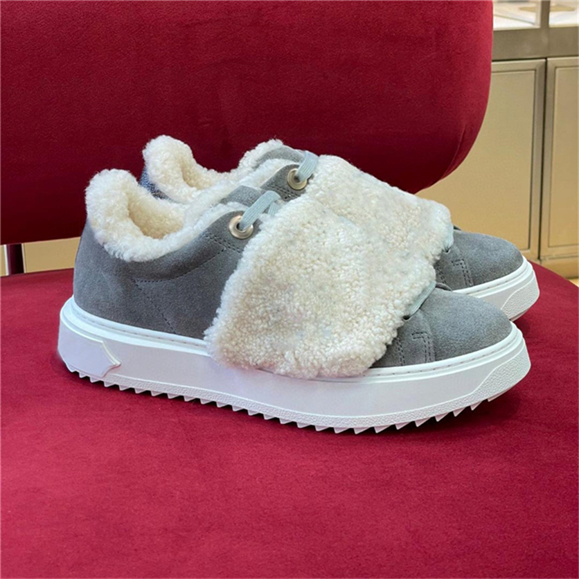 Luxury Designer Emblematic Time Out Sneaker Boots In Suede Calf Leather With Collar Strap Fluffy Shearling Treaded Outsole Sneakers With Original Box
Luxury Designer Emblematic Time Out Sneaker Boots In Suede Calf Leather With Collar Strap Fluffy Shearling Treaded Outsole Sneakers With Original Box