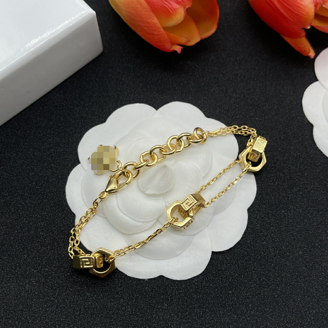 New design Basilisk Medusa Pendants Women's Bracelet Necklace Study Earring Sets Brass 18K gold plating Ladies Designer Jewelry VER-004, The color of picture show
New design Basilisk Medusa Pendants Women's Bracelet Necklace Study Earring Sets Brass 18K gold plating Ladies Designer Jewelry VER-004, The color of picture show