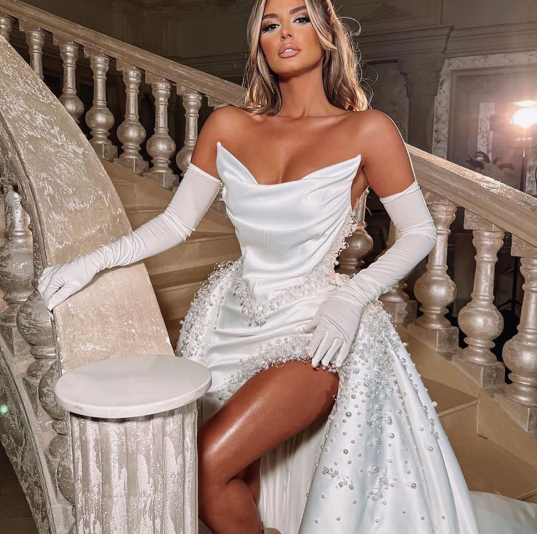Stylish Mermaid Wedding Dresses Long Sleeves V Neck 3D Lace Satin Appliques Sequins Beaded Sexy Pearls Side Slit or Length Plus Size Bridal Gowns abit