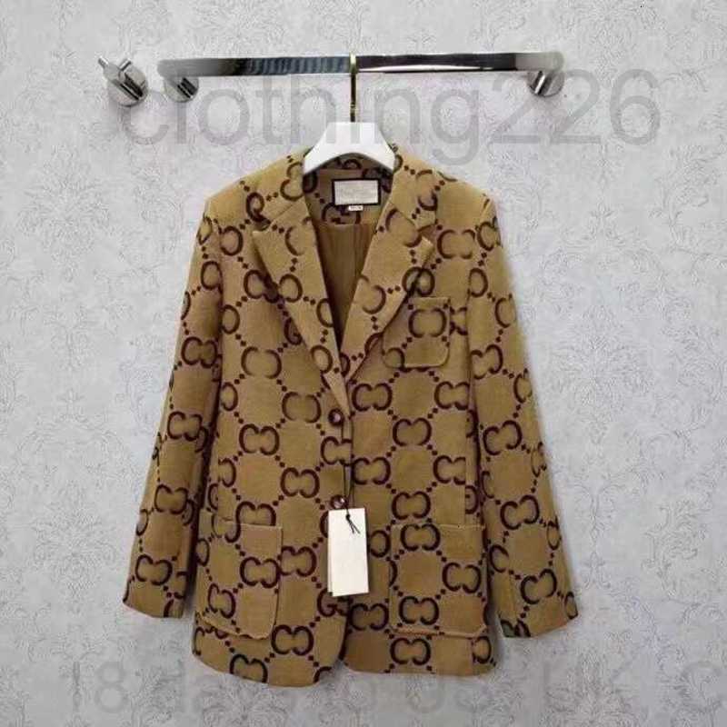 designerB-138 fashion women suit designer clothes blazer with full letters 2022 spring new released tops, Top
designerB-138 fashion women suit designer clothes blazer with full letters 2022 spring new released tops, Top