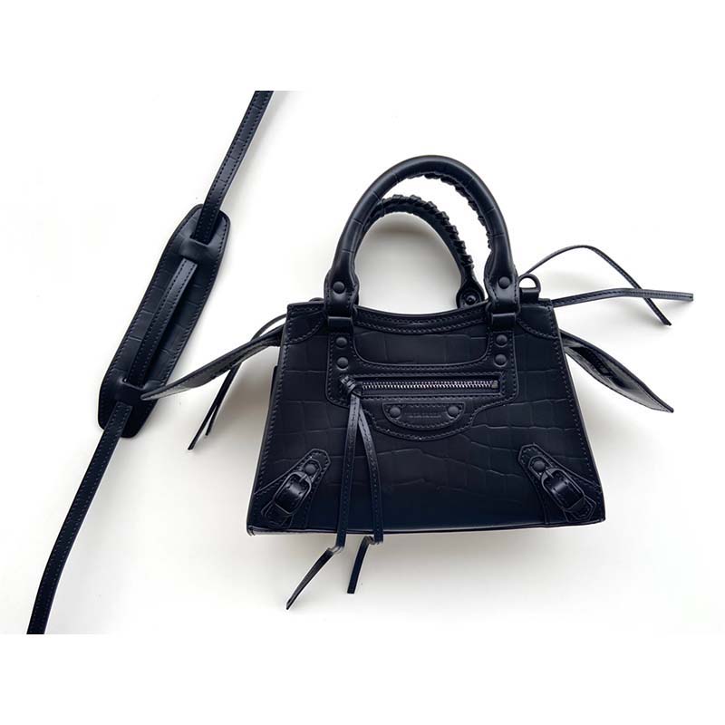 2023 designer bags purse luxurys fashion leather handbag women's crossbody bag deisigner shoulder bag for women matelasse classic tote crossbody, Black
2023 designer bags purse luxurys fashion leather handbag women's crossbody bag deisigner shoulder bag for women matelasse classic tote crossbody, Black