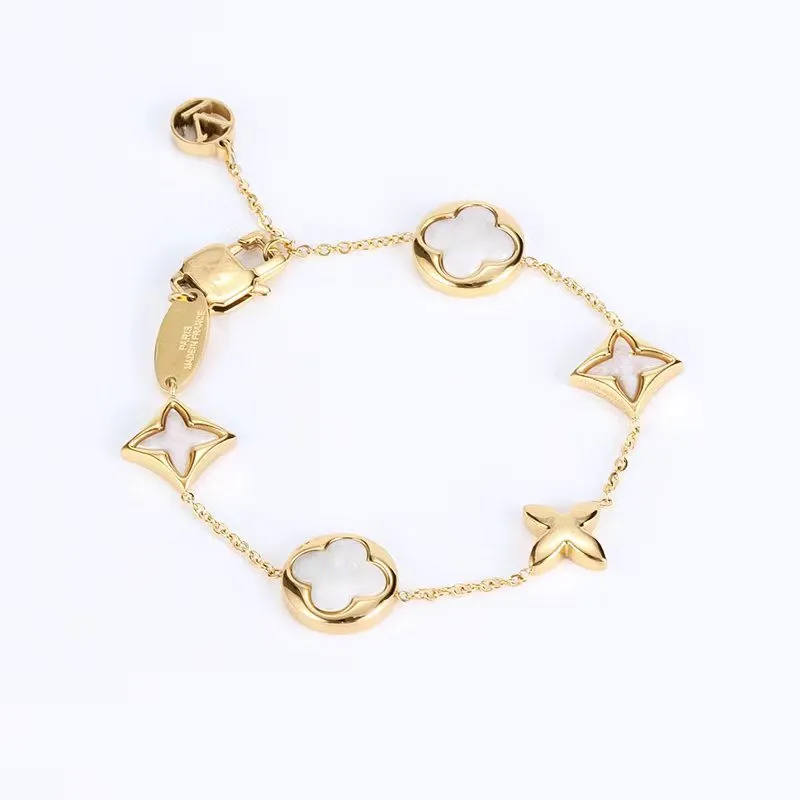 Flower lock Bracelets Bangle letter V Titanium steel designer for women men luxury jewlery gifts woman girl gold silver rose gold wholesale not Fade
Flower lock Bracelets Bangle letter V Titanium steel designer for women men luxury jewlery gifts woman girl gold silver rose gold wholesale not Fade