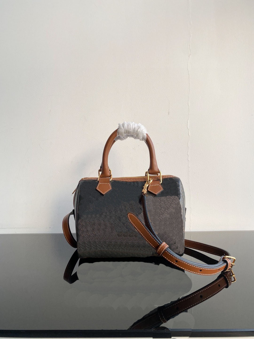 2023 Boston bag One shoulder diagonal span internal space capacity Spring essential bag 4450