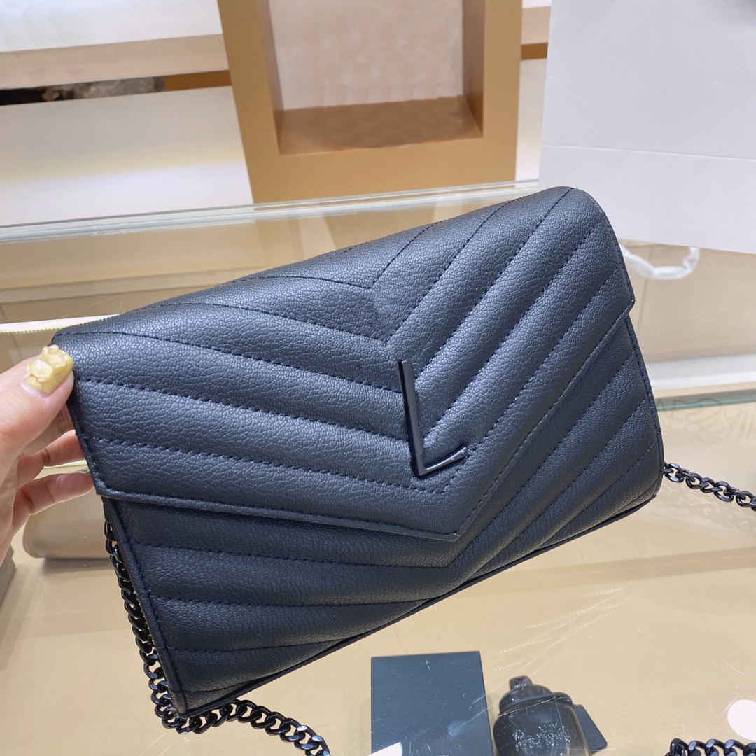 Luxury Bags Designer Women Bag Shoulder Crossbody Metal Chain Leather Flip Cover Diagonal Messenger Handbag Purse Pochette, Black-golden chain
Luxury Bags Designer Women Bag Shoulder Crossbody Metal Chain Leather Flip Cover Diagonal Messenger Handbag Purse Pochette, Black-golden chain
