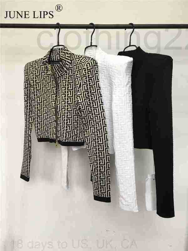 Lips June tide brand high quality fashion spring new retro contrast geometric color around neck slim long sleeves top short coat, Black.
Lips June tide brand high quality fashion spring new retro contrast geometric color around neck slim long sleeves top short coat, Black.