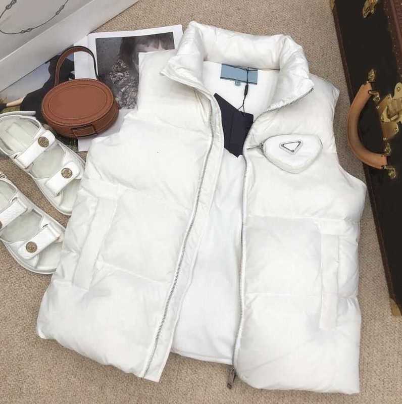 Men' Vests Winter Designer Mens Women Down Jacket Vest Fashion Stylish Jackets Sleeveless Thicken Outdoor Waistcoats Parkas Cold Protection Size 7SVE, White
Men' Vests Winter Designer Mens Women Down Jacket Vest Fashion Stylish Jackets Sleeveless Thicken Outdoor Waistcoats Parkas Cold Protection Size 7SVE, White
