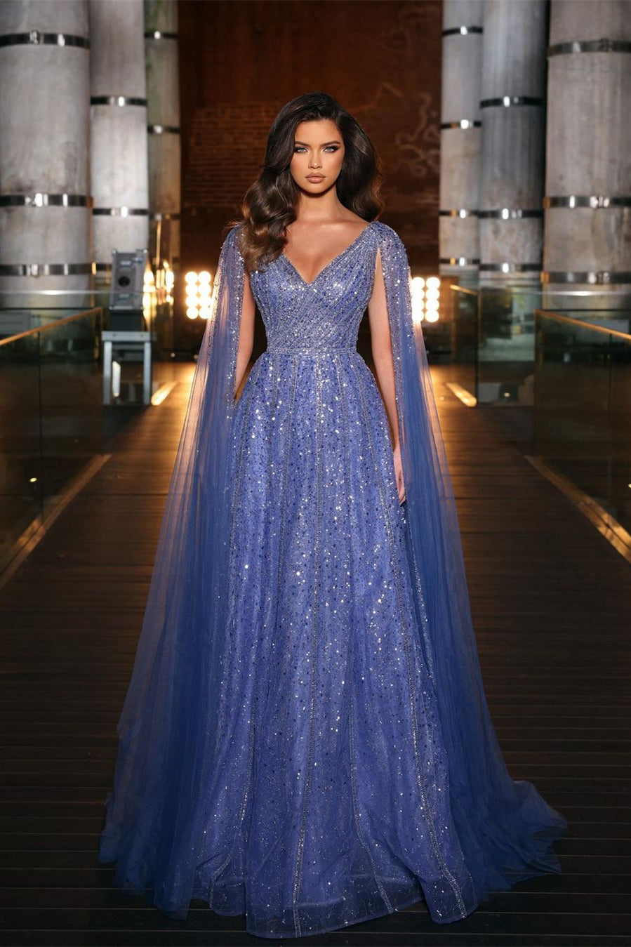 Sparkly A-line Evening Dresses Sleeveless V Neck Capes Beaded 3D Lace Appliques Sequins Floor Length Celebrity Beaded Formal Prom Dresses Gowns Party 