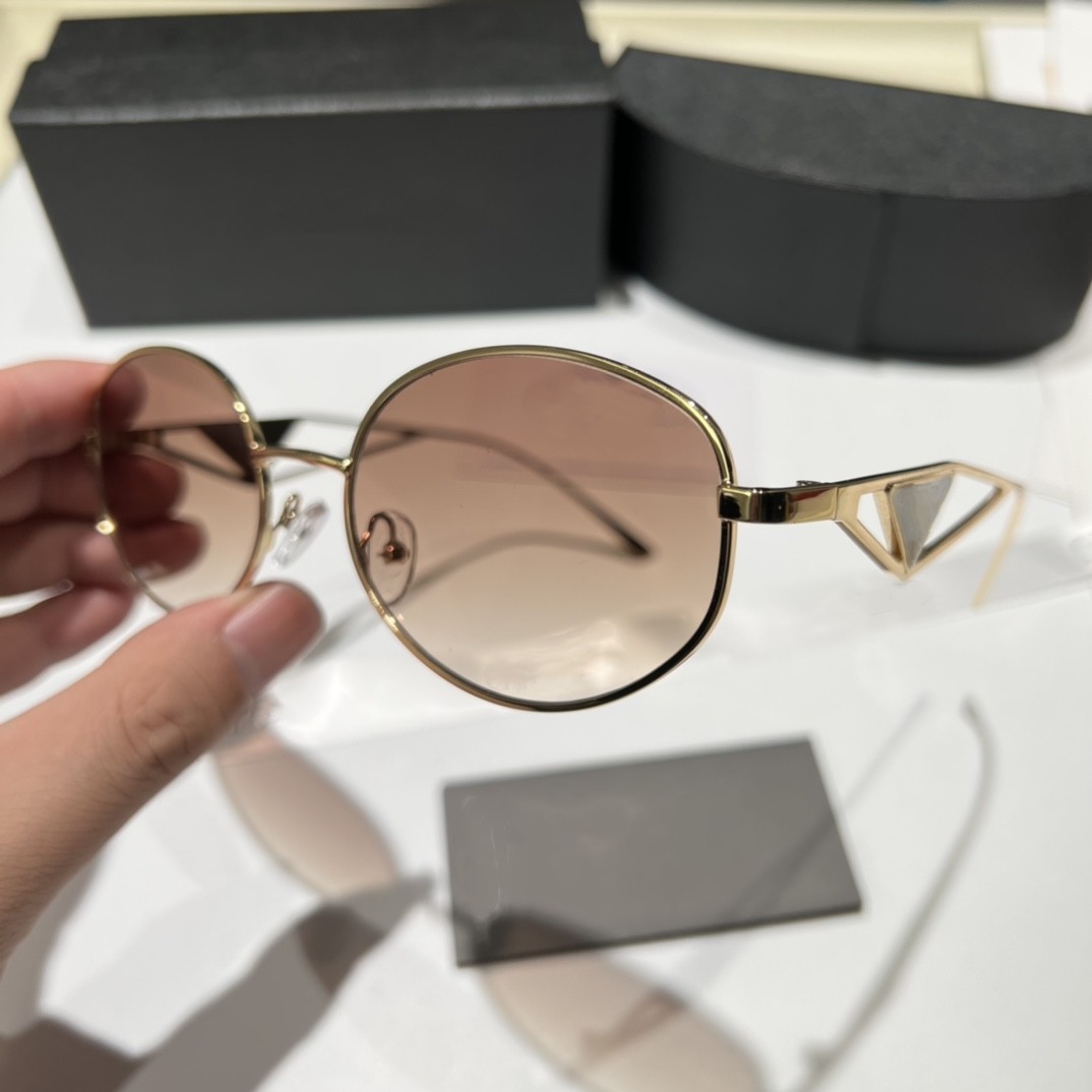 Top Fashion Luxury Sunglasses Woman 8957 Black/Gray Symbole Rectangular Sunglasses Women square frame glasses style Anti-Ultraviolet with White logo
Top Fashion Luxury Sunglasses Woman 8957 Black/Gray Symbole Rectangular Sunglasses Women square frame glasses style Anti-Ultraviolet with White logo