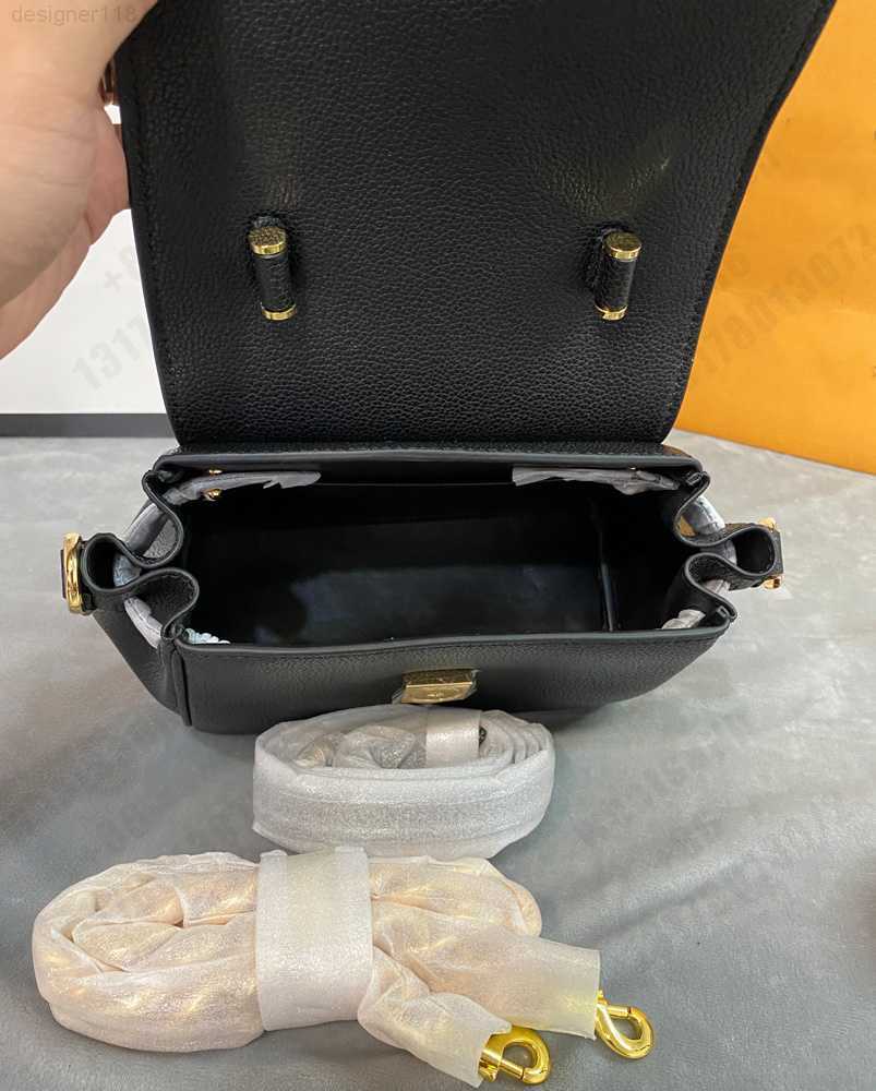 2022 Women Luxury Genuine Leather Runway Female Designer Handbags Famous Brands Luxury Handbags for Women, Black
2022 Women Luxury Genuine Leather Runway Female Designer Handbags Famous Brands Luxury Handbags for Women, Black