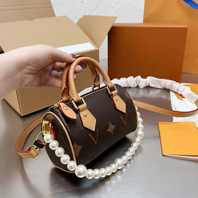 Women Designer Shoulder Bags Lady Waist Bag Fashion Design Chest Bag with Pearl Chain Girls Handbag Purses Crossbody Unisex Handbags