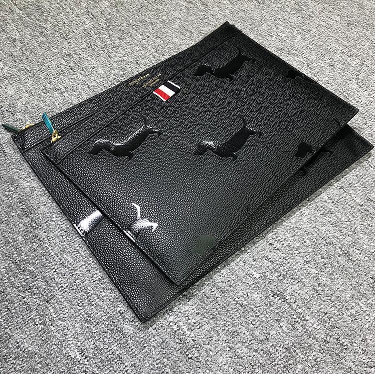 Briefcases Fashion TB Brand Briefcase Genuine Leather Messenger Bags Cowhide Puppy Pattern Casual Envelope Bag Men Women Hand 230113, Large
Briefcases Fashion TB Brand Briefcase Genuine Leather Messenger Bags Cowhide Puppy Pattern Casual Envelope Bag Men Women Hand 230113, Large