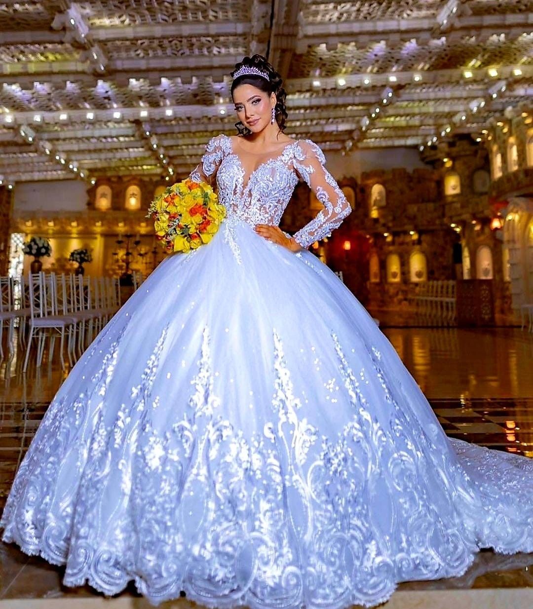 2023 African Ball Gown Wedding Gowns A Line Jewel Neck Illusion Arabia Lace Appliques Crystal Beads Long Sleeves Plus Size Tulle Bridal Party Dresses 