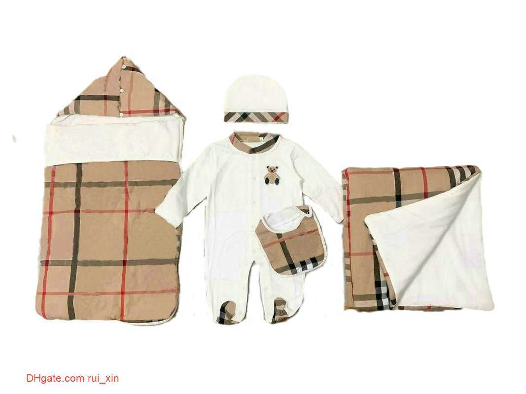 designer Romper kids hat Bib quilt sleeping bag five-piece set baby boy girl Long sleeve crew neck cotton clothes newborn Children sweater
designer Romper kids hat Bib quilt sleeping bag five-piece set baby boy girl Long sleeve crew neck cotton clothes newborn Children sweater