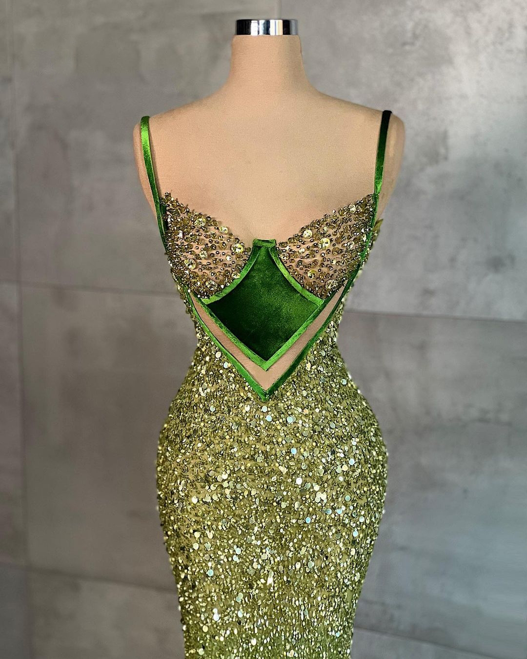 Sexy Spaghetti Straps Evening Dresses Fashion Sequins Mermaid Prom Dress Sleeveless Floor Length Formal Party Gowns