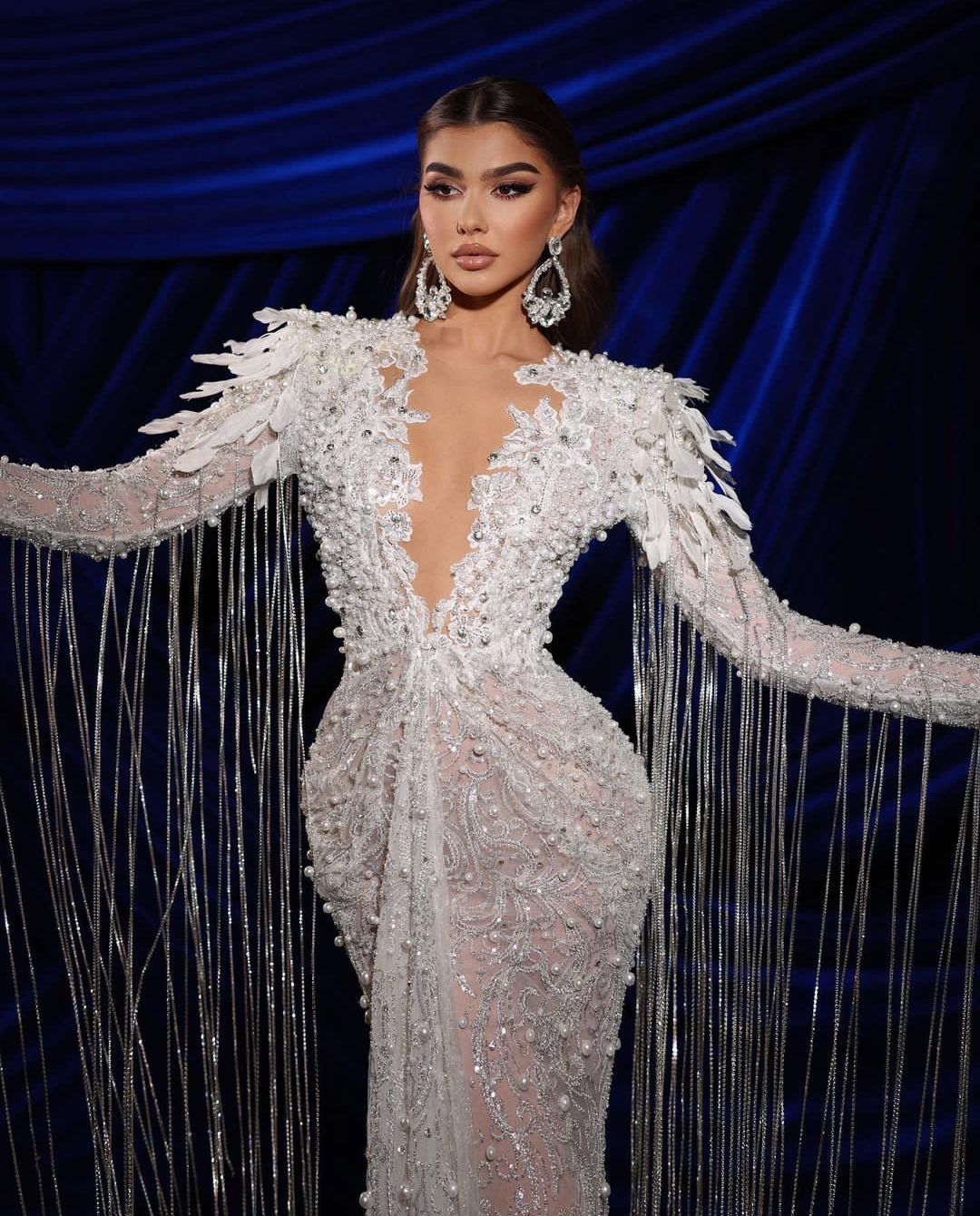 Exquisite Evening Long Sleeves V Neck 3D Lace wers Beaded Pearls Appliques Sequins or Length Celebrity Tassel Prom Gowns Party Dresses