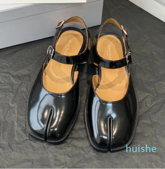 Designer Tabi Ballerina Shoe Women Luxury Sandal Half Casual Shoes Ballef Flat Leather Ankle Heel Slip On Boot Lambskin Calf Dance loafers, Color 20
Designer Tabi Ballerina Shoe Women Luxury Sandal Half Casual Shoes Ballef Flat Leather Ankle Heel Slip On Boot Lambskin Calf Dance loafers, Color 20