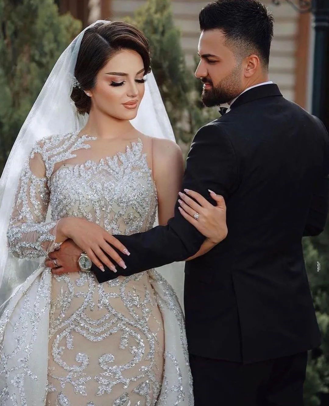 Exquisite Mermaid Wedding Dresses Long Sleeves V Neck 3D Lace Beaded Sequins Appliques Formal Dresses Detachable Train Bridal Gowns Plus Size Vestido 
