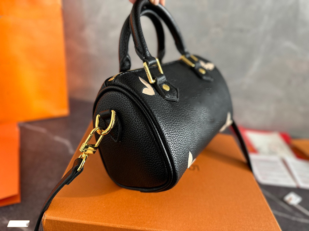 Designer Shoulder Leather bags Shopping Pillow Bag Lady Embossing Totes Bag Womens Crossbody Evening Purse Casual Wallets, Shoulder bags 1
Designer Shoulder Leather bags Shopping Pillow Bag Lady Embossing Totes Bag Womens Crossbody Evening Purse Casual Wallets, Shoulder bags 1