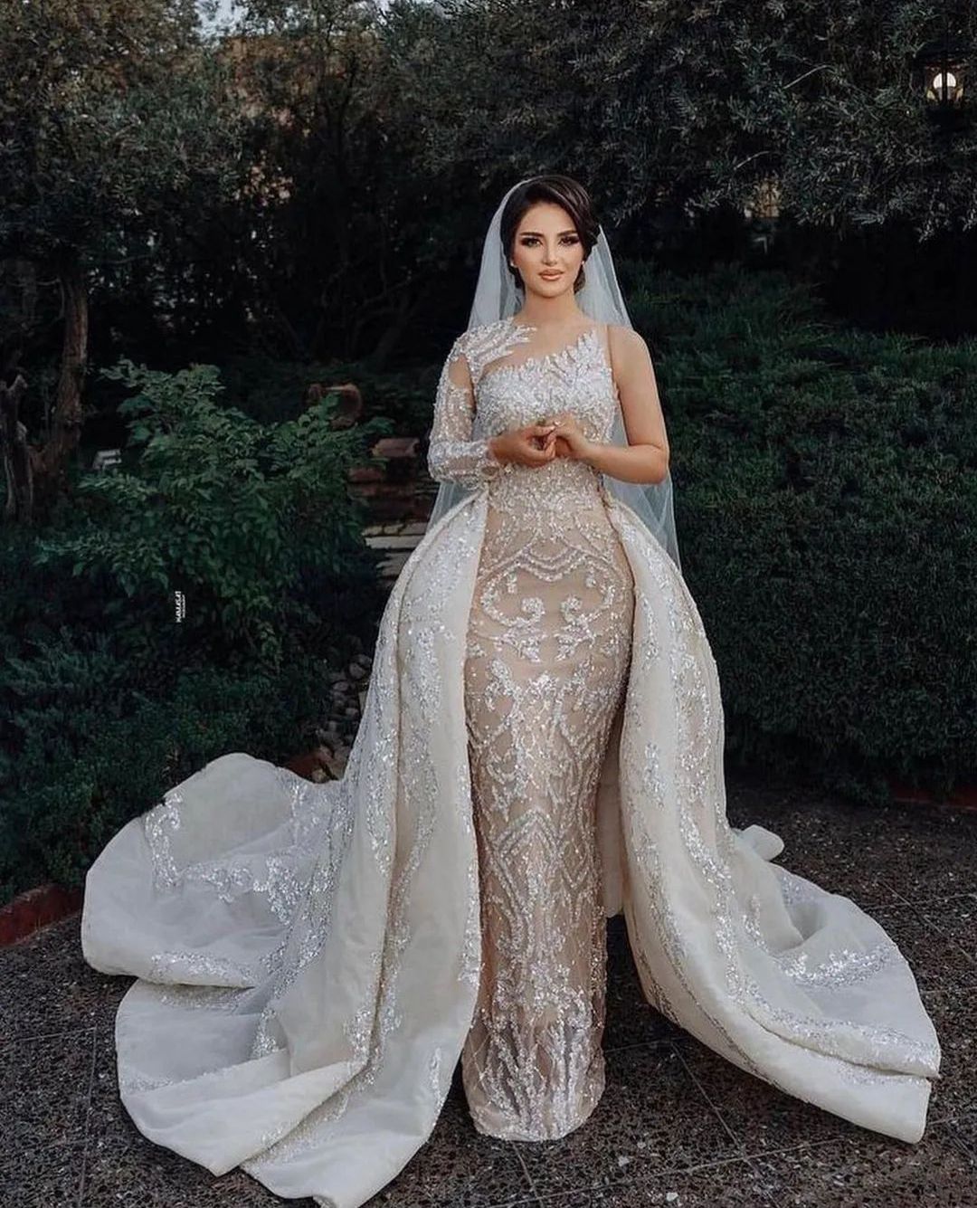 Exquisite Mermaid Wedding Dresses Long Sleeves V Neck 3D Lace Beaded Sequins Appliques Formal Dresses Detachable Train Bridal Gowns Plus Size Vestido 