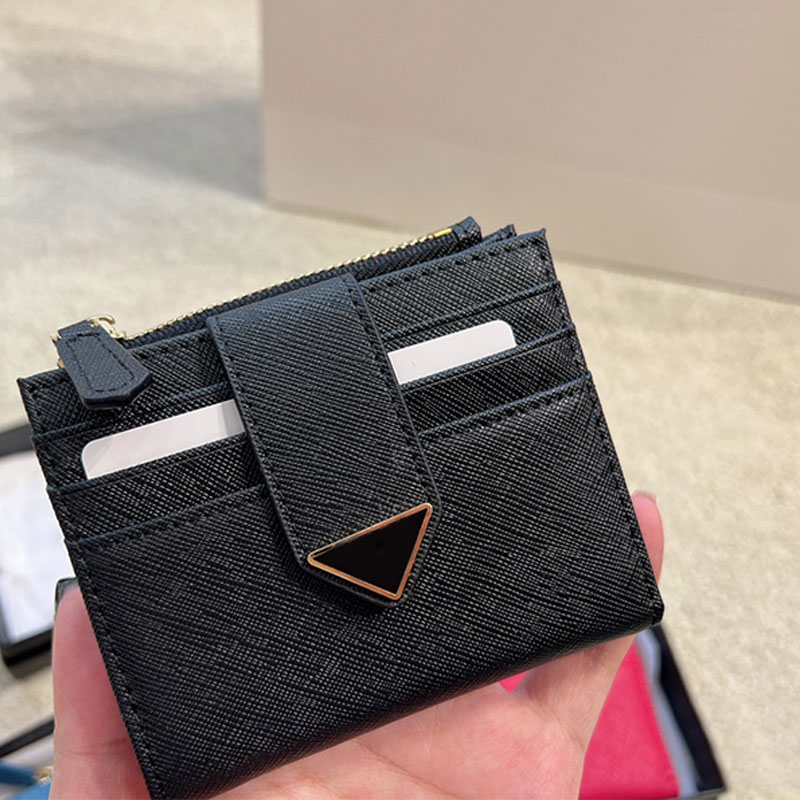 Handbag Purse Wallets Hand Bag Credit Card Slot Banknote Clip Triangle Sign Fashion Letters Buckle Closure Zip Pocket Multiple Colors
Handbag Purse Wallets Hand Bag Credit Card Slot Banknote Clip Triangle Sign Fashion Letters Buckle Closure Zip Pocket Multiple Colors