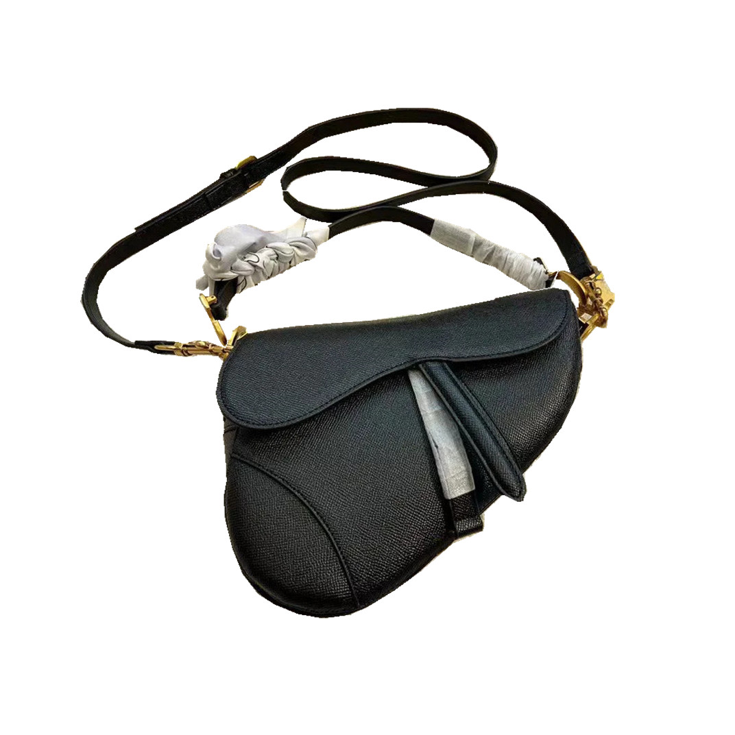 2023Women's shoulder bag luxury designer design large capacity messenger bag size 25cm2023, Red silver chain
2023Women's shoulder bag luxury designer design large capacity messenger bag size 25cm2023, Red silver chain