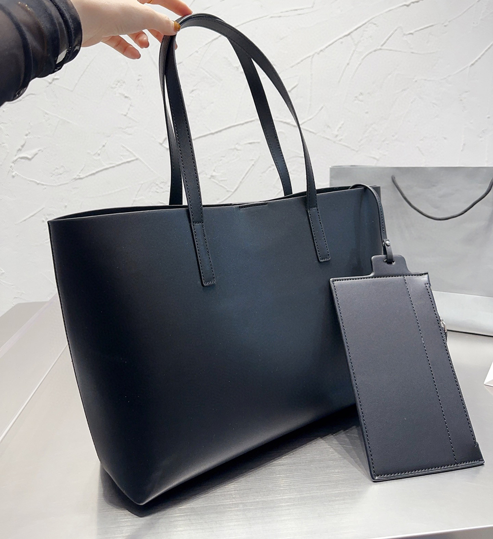 Classic Underarm Bag Designer Bags Leather Shopping Travel Lady Embossing Totes Bag Womens Crossbody Evening Purse Casual Wallets, Shoulder bags 1
Classic Underarm Bag Designer Bags Leather Shopping Travel Lady Embossing Totes Bag Womens Crossbody Evening Purse Casual Wallets, Shoulder bags 1
