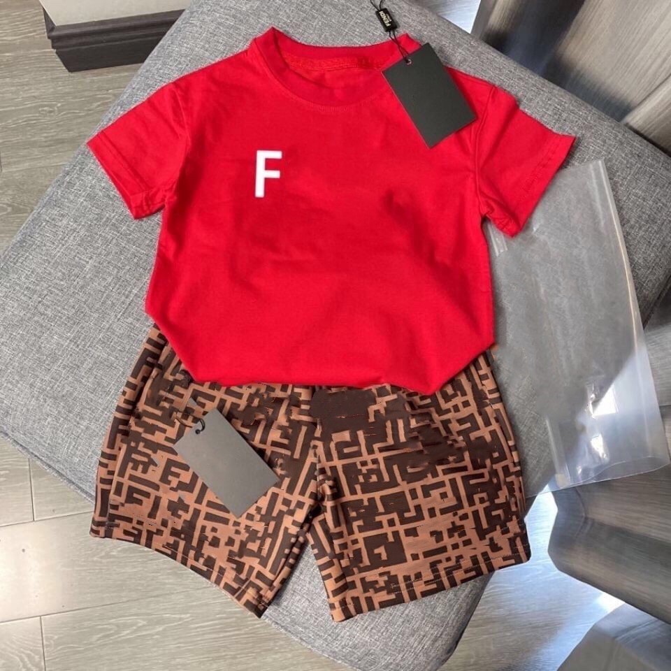 Clothing Sets baby designer Suits kid sets kids Set clothe Summer top Luxury bear shorts Sleeve With Letter -160 T230224, Red
Clothing Sets baby designer Suits kid sets kids Set clothe Summer top Luxury bear shorts Sleeve With Letter -160 T230224, Red