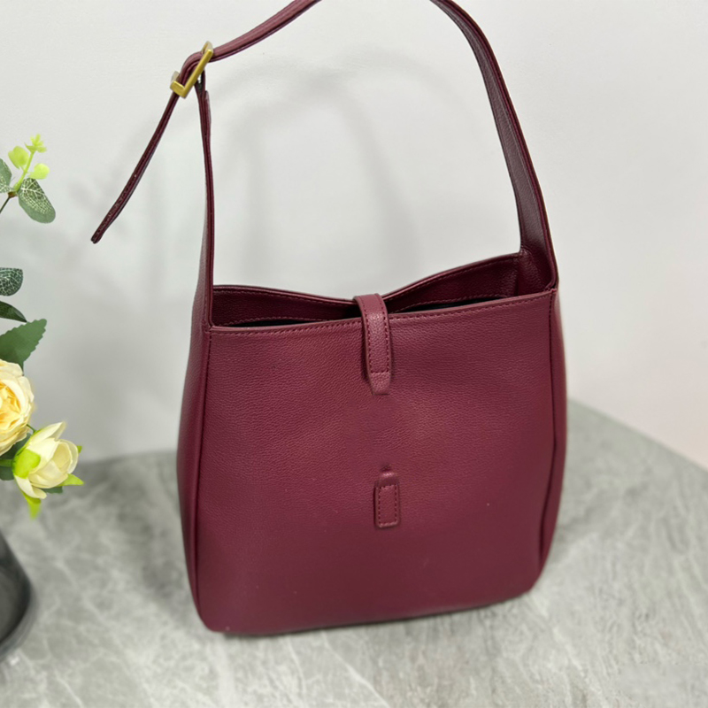 Fashion Bags designer Handbags ladies handbags tote bag wholesale Genuine Leather crossbody bags for women versatile fashion bag, Red
Fashion Bags designer Handbags ladies handbags tote bag wholesale Genuine Leather crossbody bags for women versatile fashion bag, Red