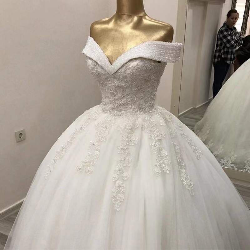 Ball Gown Wedding Gowns Off Shoulder Illusion Arabia Lace Appliques Crystal Beads Plus Size Tulle Bridal Party Dresses Robe De Marriage Corset Back 40