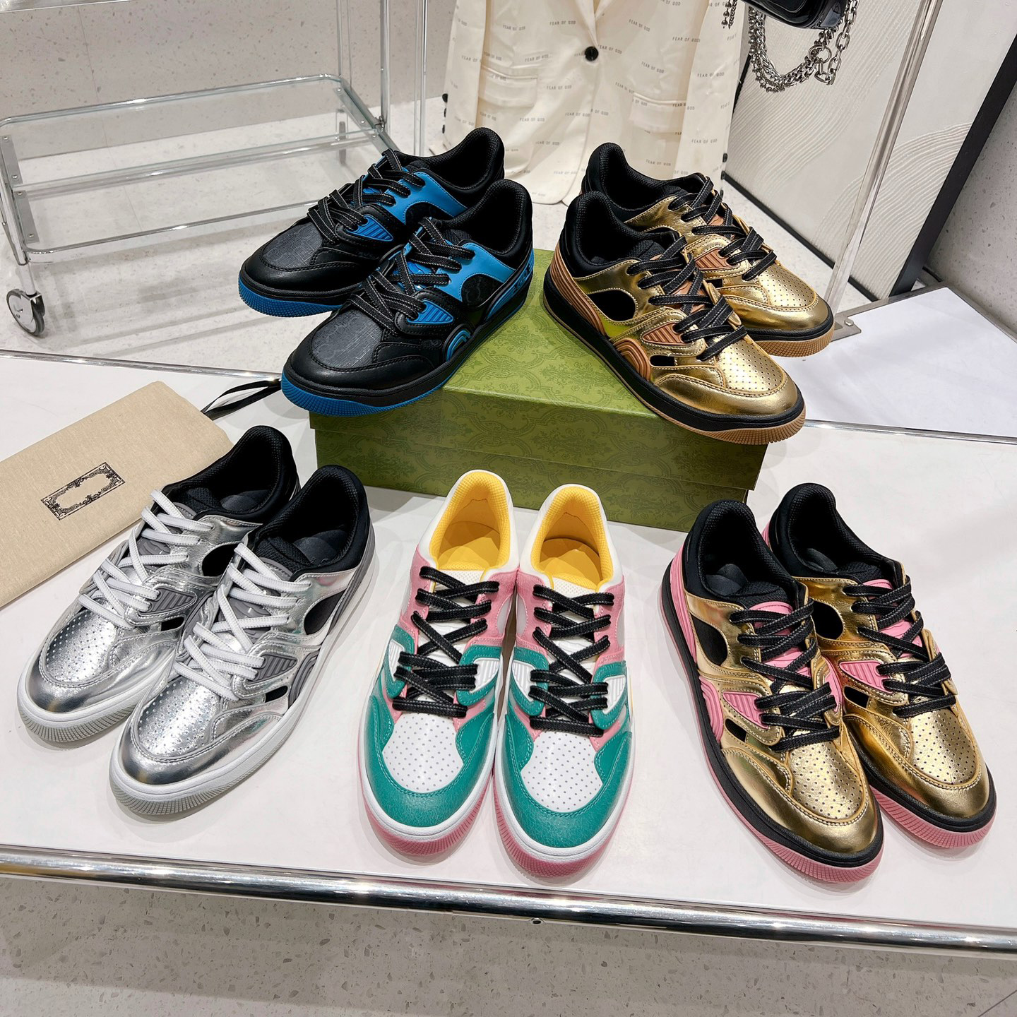 Shoes Luxury Designer Women Sneakers Basket Sneaker Interlocking G low-top Sneaker Contrast Color Ankle Mesh Thickening Sport Shoe With Box 
Shoes Luxury Designer Women Sneakers Basket Sneaker Interlocking G low-top Sneaker Contrast Color Ankle Mesh Thickening Sport Shoe With Box