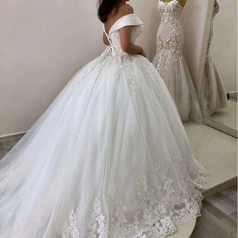 Ball Gown Wedding Gowns Off Shoulder Illusion Arabia Lace Appliques Crystal Beads Plus Size Tulle Bridal Party Dresses Robe De Marriage Corset Back 40