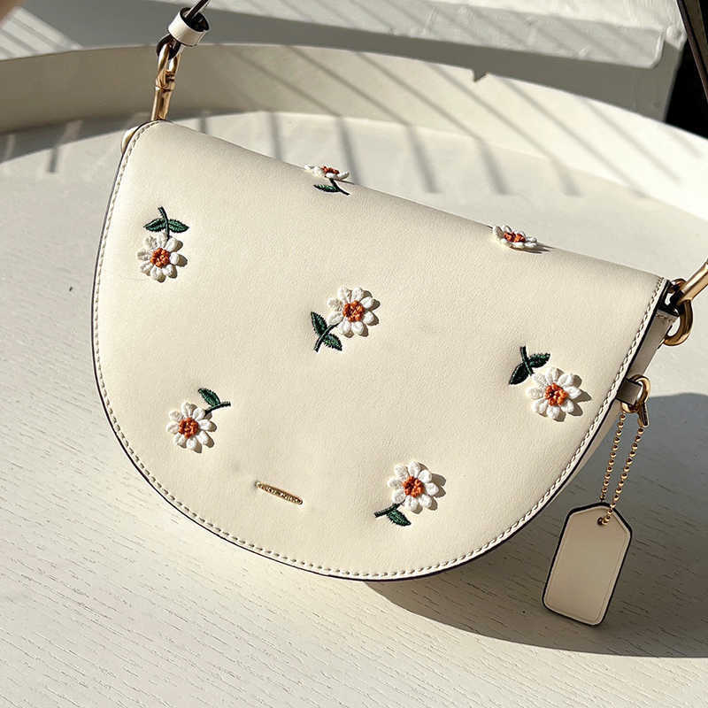 Shoulder Bags Luxury Designer Bag Coabag Small Daisy Messenger Bag Classic Women Purse Handbag Half Moon Pack Woman Vintage Crossbody, Coabag-1
Shoulder Bags Luxury Designer Bag Coabag Small Daisy Messenger Bag Classic Women Purse Handbag Half Moon Pack Woman Vintage Crossbody, Coabag-1