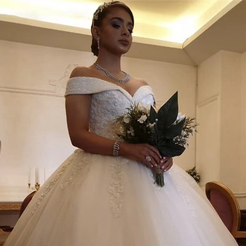 Ball Gown Wedding Gowns Off Shoulder Illusion Arabia Lace Appliques Crystal Beads Plus Size Tulle Bridal Party Dresses Robe De Marriage Corset Back 40